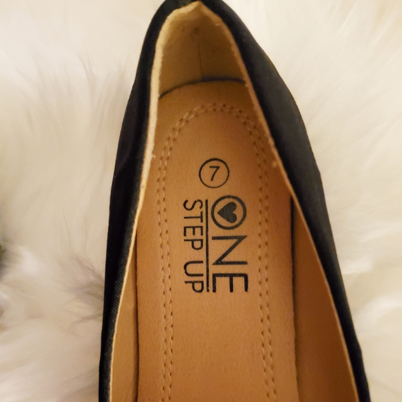 One Step Up Cute Black Flats, Size 7 New - Picture 4 of 4